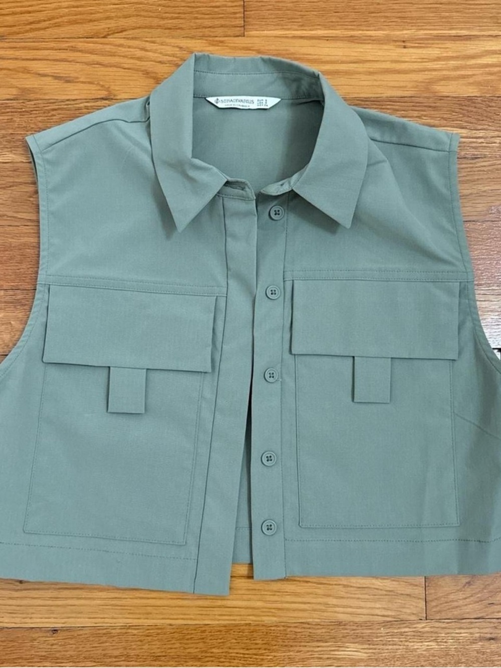 Stradivarius Utility Cropped Sleeveless Top - Picture 3 of 4